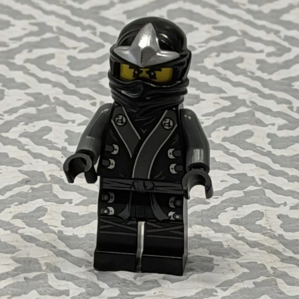 Rare LEGO Ninjago Cole Minifigure - The Final Battle Black Kimono Suit njo0080